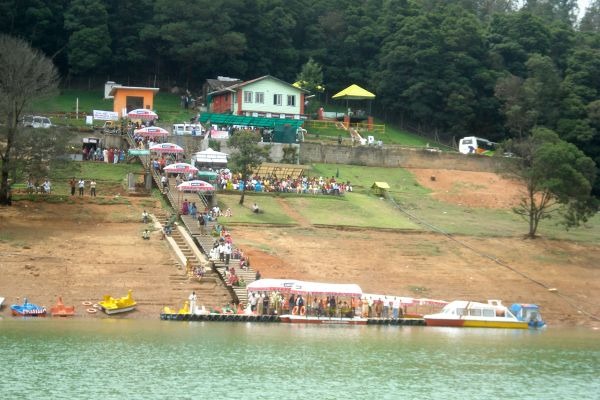 pykara-boat-houseC0EDD629-DEE7-324C-4C50-5BE5B07DA2D0.jpg